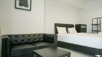 Apartment, Non Smoking, Kitchenette | 1 bedroom, iron/ironing board, free WiFi, bed sheets
