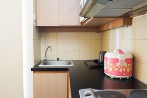 Huoneisto, tupakointi kielletty, keittotila | Yksityinen keittiö | Jääkaappi, keittoastiat/astiat/ruokailuvälineet