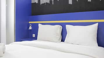 Apartment, Non Smoking, Kitchenette | 2 bedrooms, iron/ironing board, bed sheets