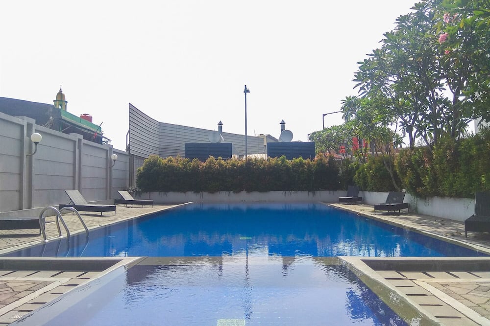 Relaxing Studio at Tifolia Apartment