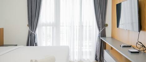 Apartment, Non Smoking, Kitchenette | 1 bedroom, iron/ironing board, free WiFi, bed sheets