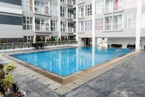 Outdoor pool - Modern Spacious Studio Room Apartment at Taman Melati (Surabaya)