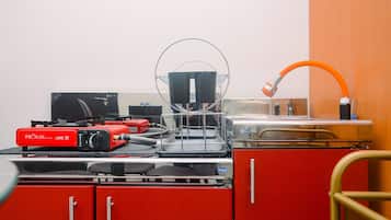 Apartment, Nichtraucher, Kochnische | Eigene Küche | Kühlschrank, Herdplatte, Geschirrspüler, Kochgeschirr/Geschirr/Besteck