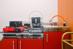 Apartment, Non Smoking, Kitchenette | Private kitchen - Best and Strategic Nifarro Park Studio Apartment (Jakarta)