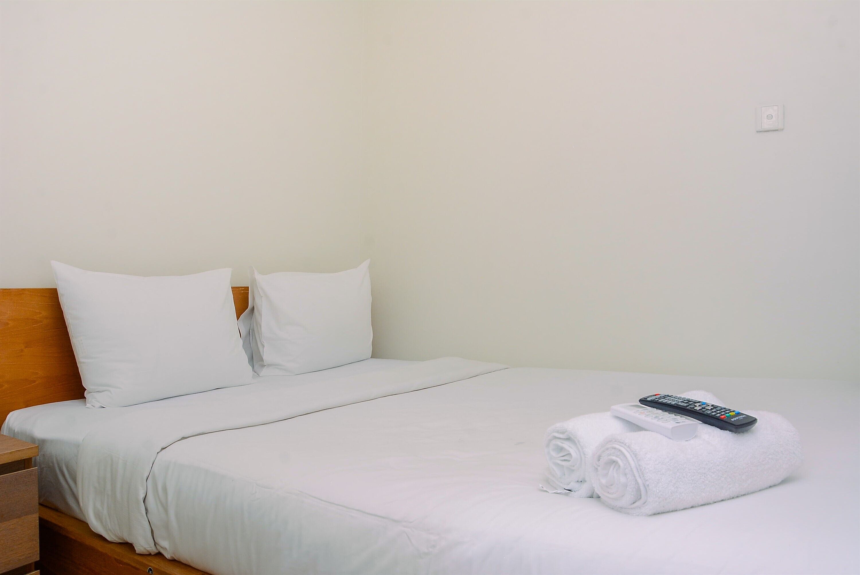 Apartment, Non Smoking, Kitchenette | 1 bedroom, iron/ironing board, free WiFi, bed sheets