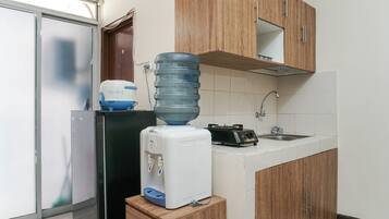 Departamento, para no fumadores, cocineta | Cocina privada | Refrigerador, parrilla de estufa y tetera eléctrica