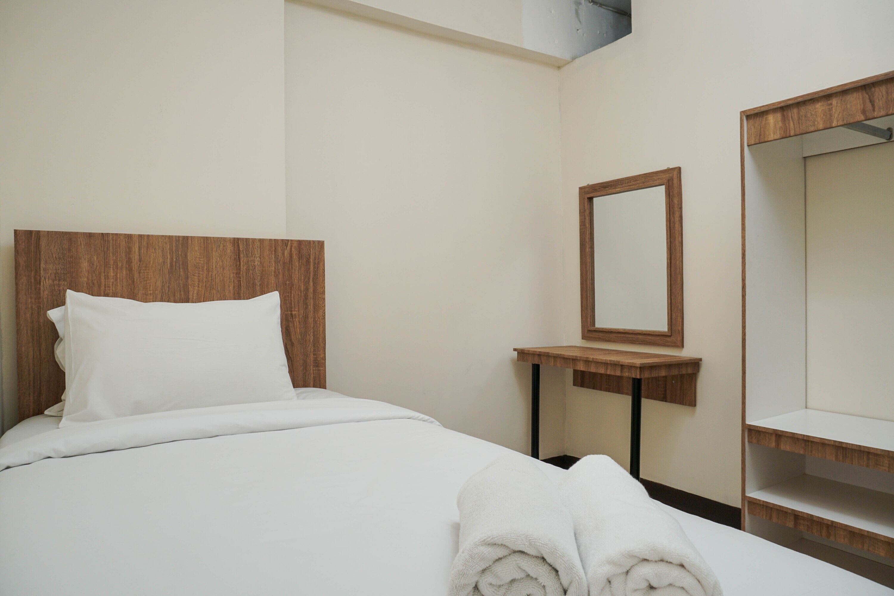 Apartment, Non Smoking, Kitchenette | 2 bedrooms, iron/ironing board, free WiFi, bed sheets