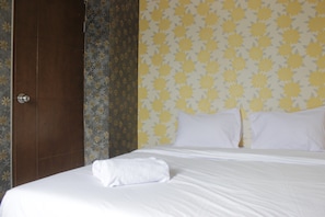 2 bedrooms, iron/ironing board, free WiFi, bed sheets - Minimalist 2BR Apartment at Gateway Ahmad Yani Cicadas (Bandung)