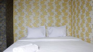 Apartment, Non Smoking, Kitchenette | 2 bedrooms, iron/ironing board, free WiFi, bed sheets