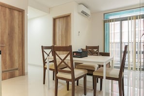 3 bedrooms, iron/ironing board, free WiFi, bed sheets - Luxury Combined Apartment Unit 3BR Pejaten Park Residence (Jakarta)