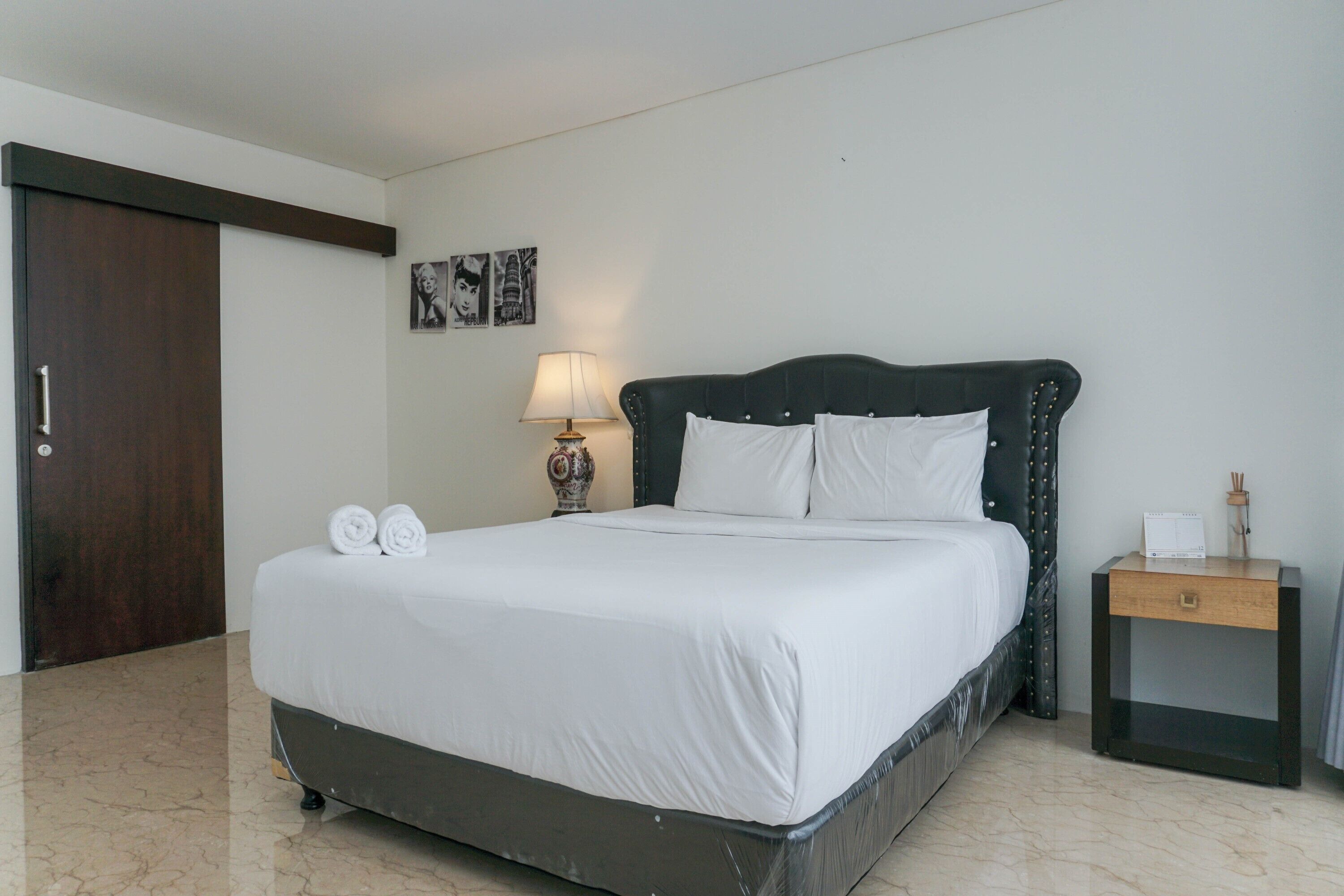 1 habitación, escritorio, tabla de planchar con plancha y wifi gratis 