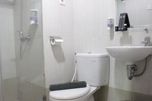 Appartamento, non fumatori, angolo cottura | Bagno | Doccia, set di cortesia gratuito, asciugamani