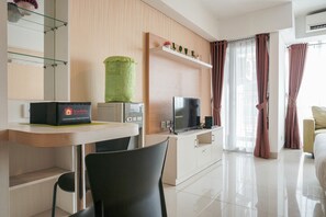 Apartment, Non Smoking, Kitchenette | 1 bedroom, desk, iron/ironing board, bed sheets - Elegant and Relaxing Studio Apartment H Residence (Jakarta)