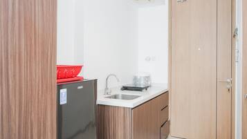 Refrigerador, placa de cocina, lavavajillas, tetera/pava eléctrica