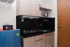 Apartment, Non Smoking, Kitchenette - New Furnished @ Studio Maple Park Apartment (Jakarta)