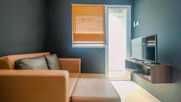 Apartment, Non Smoking, Kitchenette | Ruang tamu | TV