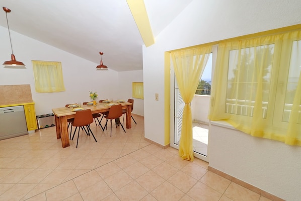 Departamento (Three Bedroom Apartment) | Servicio a la habitación