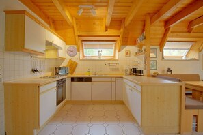 Refrigerador, microondas, horno, lavavajillas