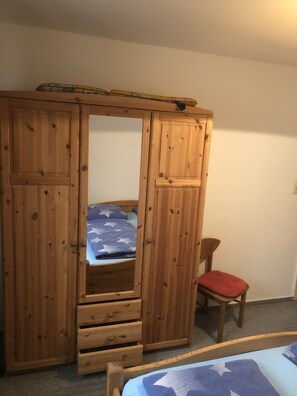1 bedroom, free WiFi, bed sheets