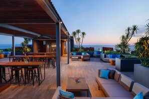 Rooftop terrace - Citadines Berawa Beach Bali Resort (Canggu)