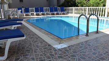 Alberca al aire libre por temporada