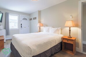 2 bedrooms, iron/ironing board, free WiFi, bed sheets - 2 BDR w Loft / Incredible Views / Family-Friendly (Fernie)