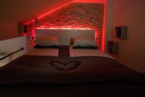 Studio (Studio Apartment with Hot Tub)