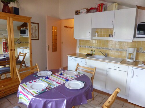 Cozy 2-room apartment for 5 in central Combloux, balcony, parking included