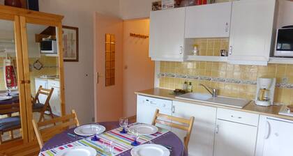 Cozy 2-room apartment for 5 in central Combloux, balcony, parking included