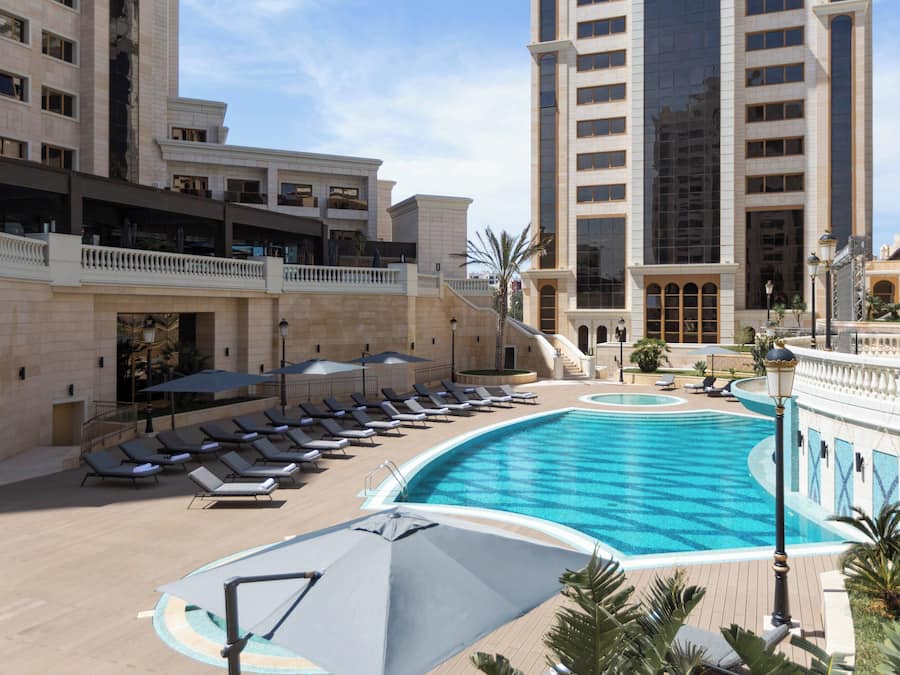 Außenpool (je nach Saison geöffnet)