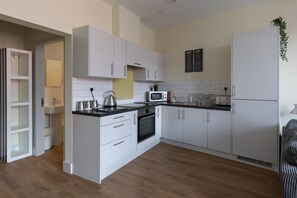 City Studio | Living area | Flat-screen TV - Apartment 6 Isabella House Hereford (Hereford)