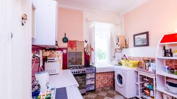 Kamar Double (Comfort Double room) | Dapur pribadi | Lemari es