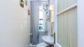 Shower, towels