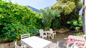 Apartment (Two Bedroom Apartment with Garden) | Terrace/patio