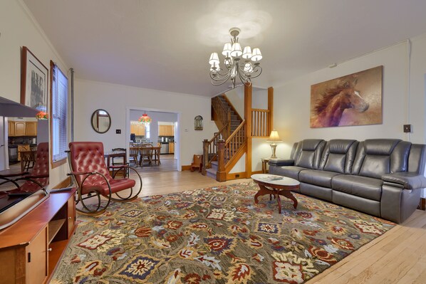 Smart TV, books, offices