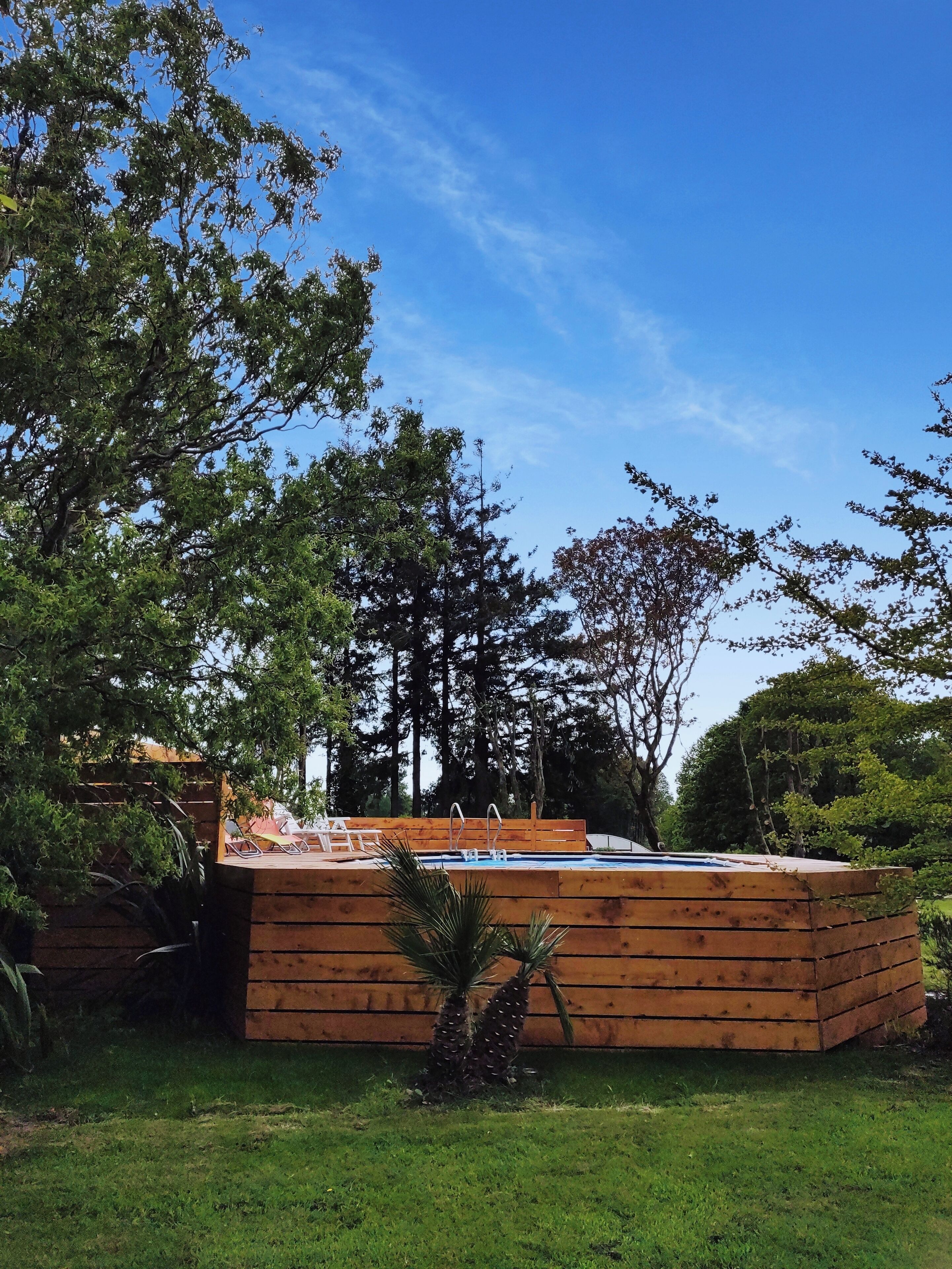 Alberca al aire libre y alberca climatizada