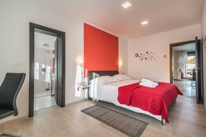 3 bedrooms, WiFi, bed sheets, wheelchair access