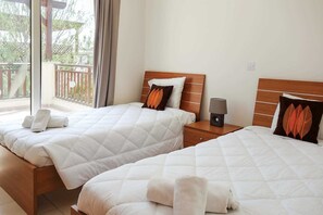 3 bedrooms, in-room safe, iron/ironing board, free WiFi