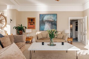 Smart TV, fireplace, DVD player, books