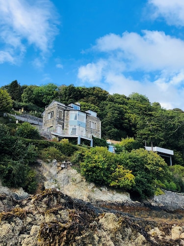 EXCLUSIVE HOUSE PRIVATE BEACH SEA FRONT SLEEPS 13 AMAZING VIEWS