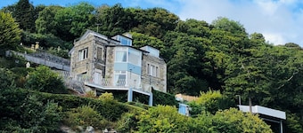 EXCLUSIVE HOUSE PRIVATE BEACH SEA FRONT SLEEPS 13 AMAZING VIEWS
