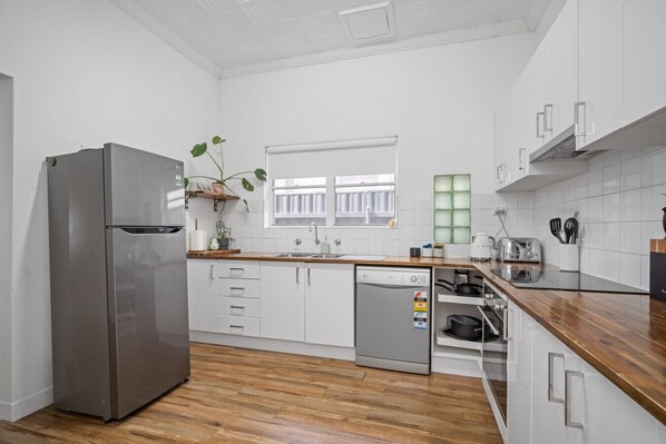 Fridge, microwave, oven, stovetop