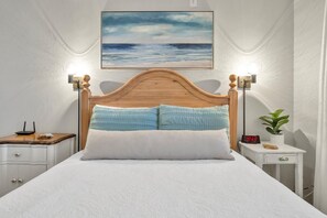 Iron/ironing board, free WiFi, bed sheets - Reba’s Retreat – A Charming Seacrest Beach Escape (Seacrest)