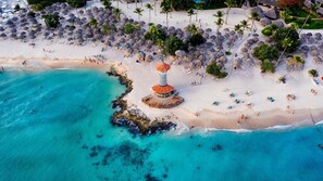 On the beach - Beachfront| Cadaques| Smart Tv| FullKitchen|Rest. (Bayahibe)