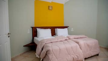 Kamar Double atau Twin Basic | Didekorasi berbeda-beda dan dilengkapi dengan perabotan berbeda-beda