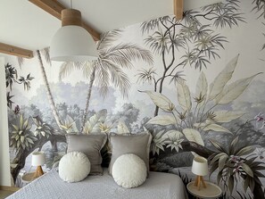 4 bedrooms, desk, iron/ironing board, travel cot