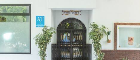 DĂ©tail de lâextĂ©rieur