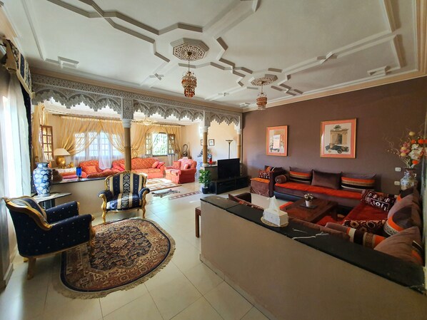 TV, video games - Oranger Marrakech Appartement Vacance (Marrakech)