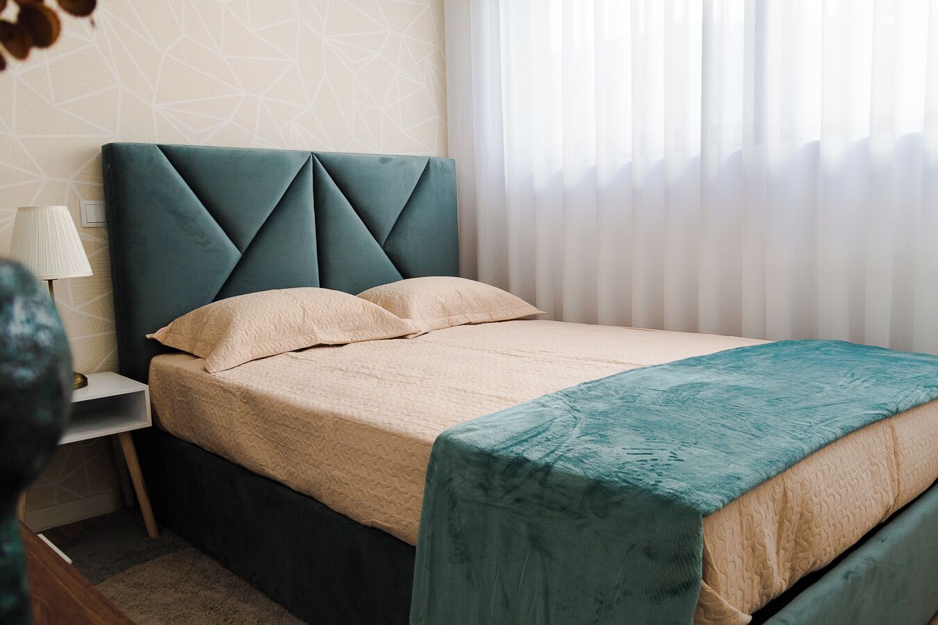 3 habitaciones, tabla de planchar con plancha, wifi y ropa de cama 