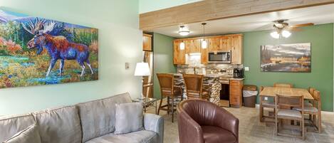 Condo, 2 Bedrooms | Living area